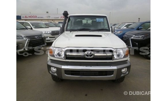 Buy Import Toyota Land Cruiser White Car in Import - Dubai in A'ana Buy Import Toyota Land Cruiser White Car in Import - Dubai in A'ana