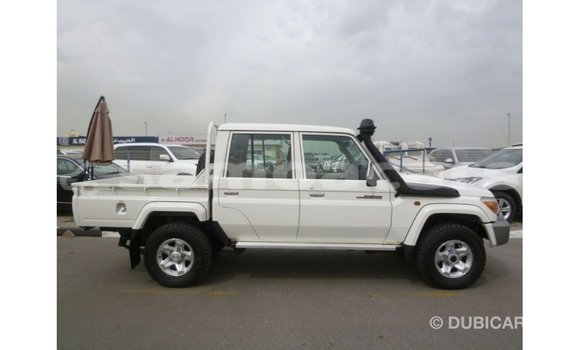 Buy Import Toyota Land Cruiser White Car in Import - Dubai in A'ana Buy Import Toyota Land Cruiser White Car in Import - Dubai in A'ana