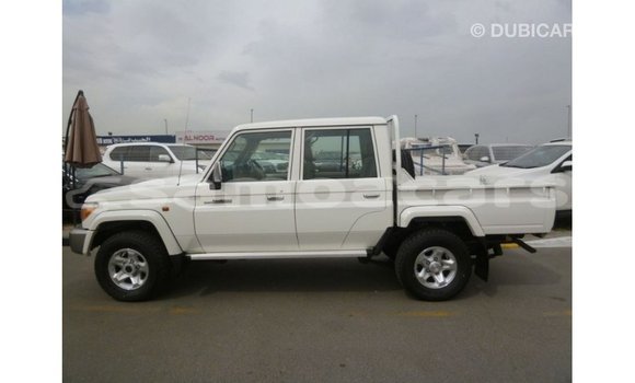 Buy Import Toyota Land Cruiser White Car in Import - Dubai in A'ana Buy Import Toyota Land Cruiser White Car in Import - Dubai in A'ana