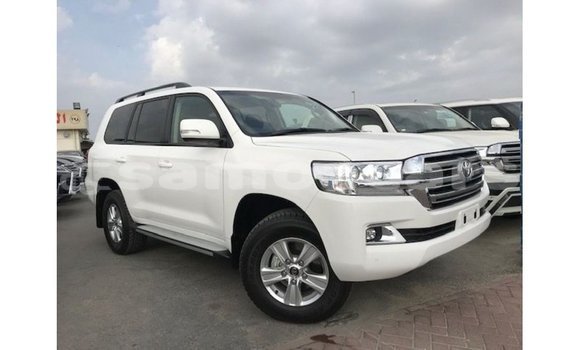 Buy Import Toyota Land Cruiser White Car in Import - Dubai in A'ana Buy Import Toyota Land Cruiser White Car in Import - Dubai in A'ana