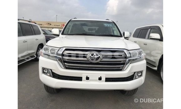 Buy Import Toyota Land Cruiser White Car in Import - Dubai in A'ana Buy Import Toyota Land Cruiser White Car in Import - Dubai in A'ana