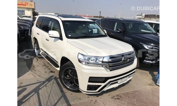 Buy Import Toyota Land Cruiser White Car in Import - Dubai in A'ana Buy Import Toyota Land Cruiser White Car in Import - Dubai in A'ana