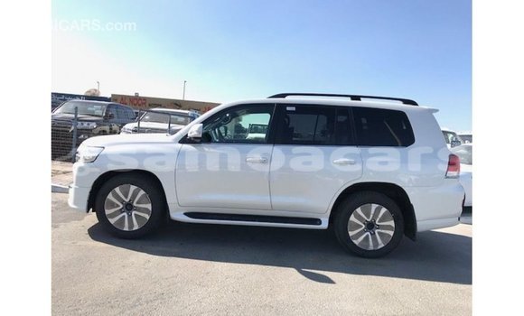 Buy Import Toyota Land Cruiser White Car in Import - Dubai in A'ana Buy Import Toyota Land Cruiser White Car in Import - Dubai in A'ana