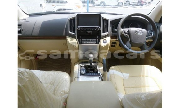 Buy Import Toyota Land Cruiser White Car in Import - Dubai in A'ana Buy Import Toyota Land Cruiser White Car in Import - Dubai in A'ana