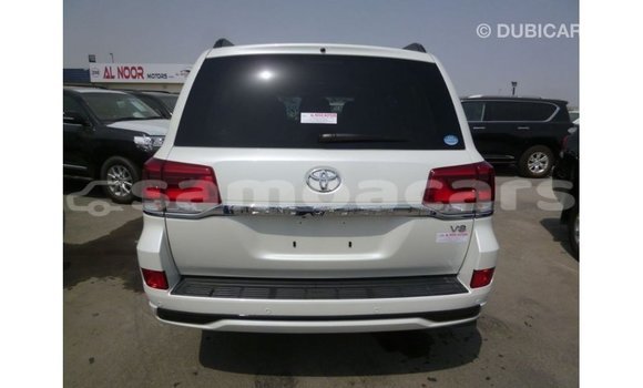 Buy Import Toyota Land Cruiser White Car in Import - Dubai in A'ana Buy Import Toyota Land Cruiser White Car in Import - Dubai in A'ana