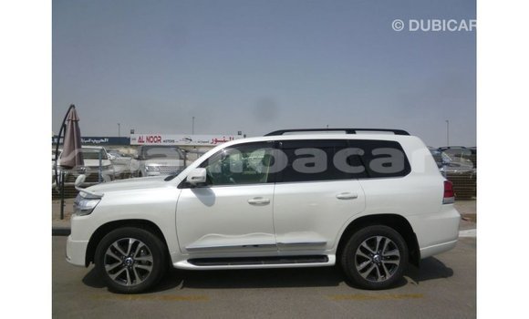 Buy Import Toyota Land Cruiser White Car in Import - Dubai in A'ana Buy Import Toyota Land Cruiser White Car in Import - Dubai in A'ana