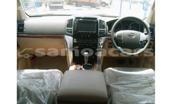 Buy Import Toyota Land Cruiser White Car in Import - Dubai in A'ana Buy Import Toyota Land Cruiser White Car in Import - Dubai in A'ana