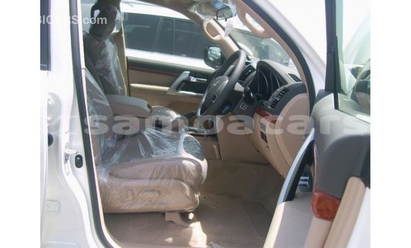 Buy Import Toyota Land Cruiser White Car in Import - Dubai in A'ana Buy Import Toyota Land Cruiser White Car in Import - Dubai in A'ana