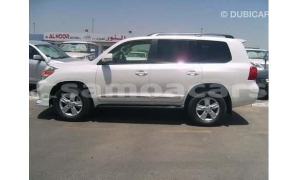 Buy Import Toyota Land Cruiser White Car in Import - Dubai in A'ana Buy Import Toyota Land Cruiser White Car in Import - Dubai in A'ana