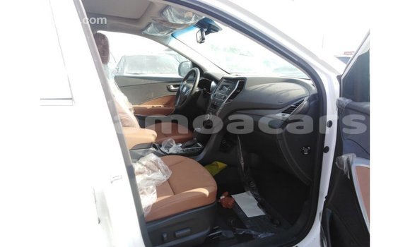 Buy Import Hyundai Santa Fe White Car in Import - Dubai in A'ana Buy Import Hyundai Santa Fe White Car in Import - Dubai in A'ana
