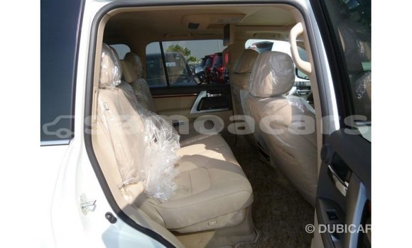Buy Import Toyota Land Cruiser White Car in Import - Dubai in A'ana Buy Import Toyota Land Cruiser White Car in Import - Dubai in A'ana