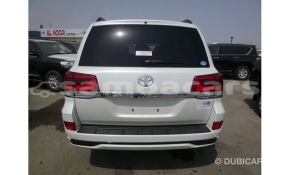 Buy Import Toyota Land Cruiser White Car in Import - Dubai in A'ana Buy Import Toyota Land Cruiser White Car in Import - Dubai in A'ana