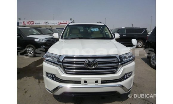 Buy Import Toyota Land Cruiser White Car in Import - Dubai in A'ana Buy Import Toyota Land Cruiser White Car in Import - Dubai in A'ana