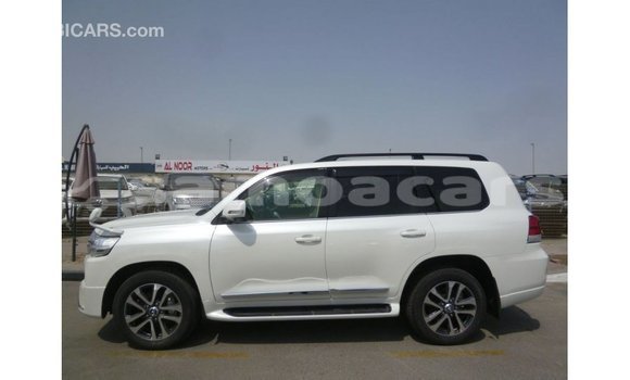 Buy Import Toyota Land Cruiser White Car in Import - Dubai in A'ana Buy Import Toyota Land Cruiser White Car in Import - Dubai in A'ana