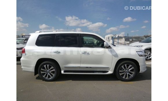 Buy Import Toyota Land Cruiser White Car in Import - Dubai in A'ana Buy Import Toyota Land Cruiser White Car in Import - Dubai in A'ana