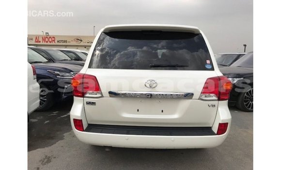 Buy Import Toyota Land Cruiser White Car in Import - Dubai in A'ana Buy Import Toyota Land Cruiser White Car in Import - Dubai in A'ana