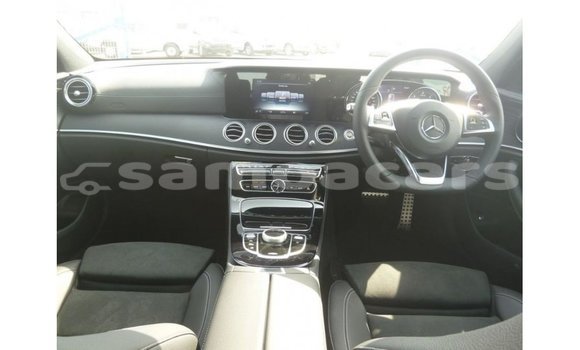 Buy Import Mercedes-Benz 190 Black Car in Import - Dubai in A'ana Buy Import Mercedes-Benz 190 Black Car in Import - Dubai in A'ana