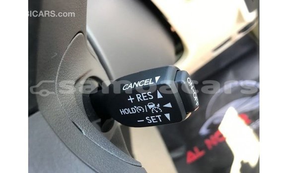 Buy Import Toyota Prado White Car in Import - Dubai in A'ana Buy Import Toyota Prado White Car in Import - Dubai in A'ana