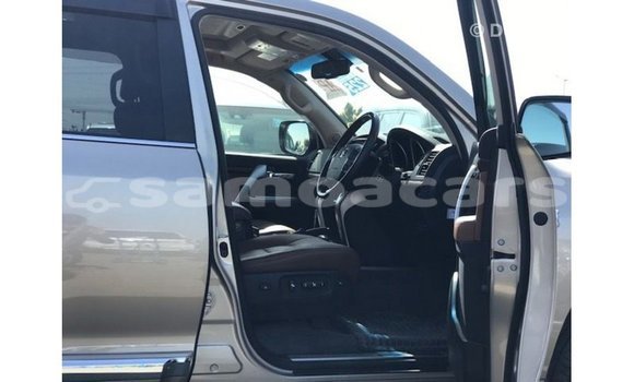 Acheter Import Voiture Toyota Land Cruiser Autre à Import - Dubai, A'ana Acheter Import Voiture Toyota Land Cruiser Autre à Import - Dubai, A'ana