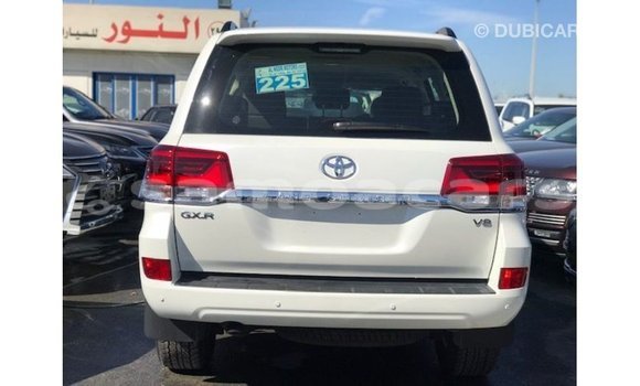 Buy Import Toyota Land Cruiser White Car in Import - Dubai in A'ana Buy Import Toyota Land Cruiser White Car in Import - Dubai in A'ana