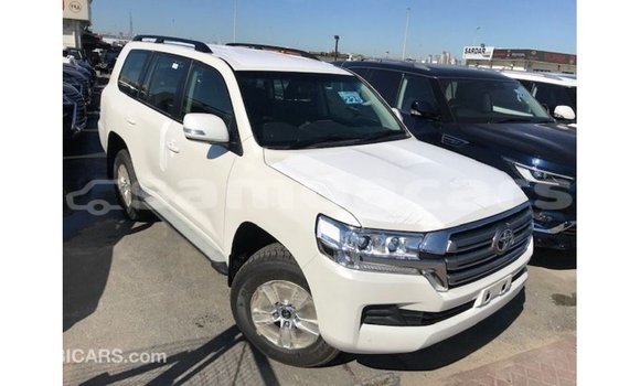 Buy Import Toyota Land Cruiser White Car in Import - Dubai in A'ana Buy Import Toyota Land Cruiser White Car in Import - Dubai in A'ana