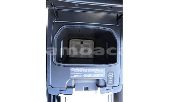 Buy Import Toyota Land Cruiser White Car in Import - Dubai in A'ana Buy Import Toyota Land Cruiser White Car in Import - Dubai in A'ana