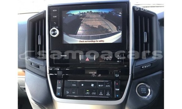 Buy Import Toyota Land Cruiser White Car in Import - Dubai in A'ana Buy Import Toyota Land Cruiser White Car in Import - Dubai in A'ana