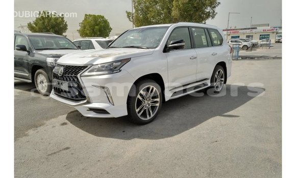 Acheter Import Voiture Lexus LX Blanc à Import - Dubai, A'ana Acheter Import Voiture Lexus LX Blanc à Import - Dubai, A'ana