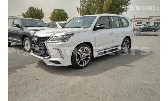 Acheter Import Voiture Lexus LX Blanc à Import - Dubai, A'ana Acheter Import Voiture Lexus LX Blanc à Import - Dubai, A'ana