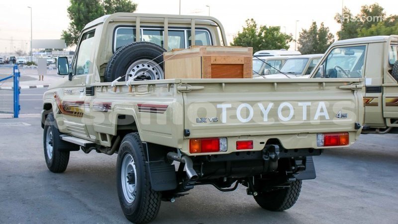 Big with watermark toyota land cruiser a ana import dubai 3877