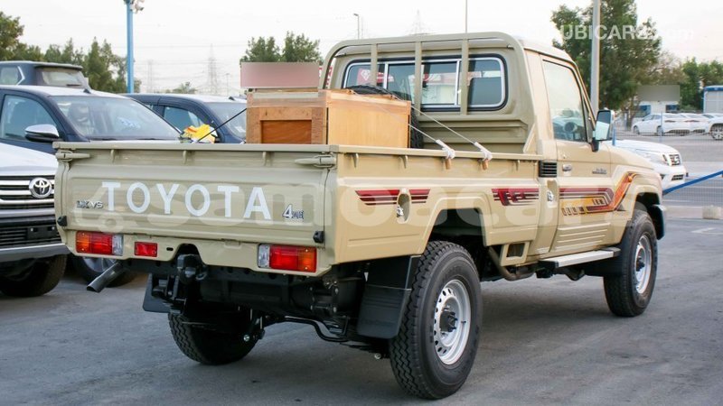 Big with watermark toyota land cruiser a ana import dubai 3877