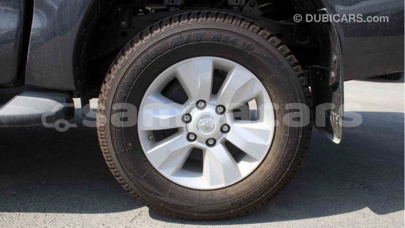 Big with watermark toyota hilux a ana import dubai 3880