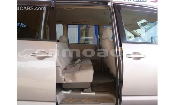 Buy Import Toyota Voxy Other Car in Import - Dubai in A'ana Buy Import Toyota Voxy Other Car in Import - Dubai in A'ana