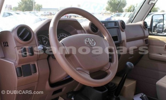 Acheter Import Voiture Toyota Land Cruiser Beige à Import - Dubai, A'ana Acheter Import Voiture Toyota Land Cruiser Beige à Import - Dubai, A'ana
