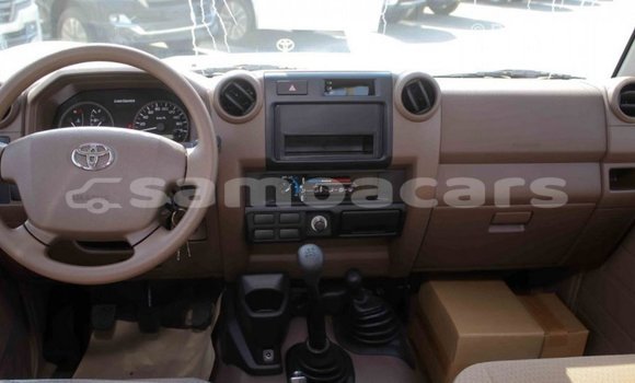 Acheter Import Voiture Toyota Land Cruiser Beige à Import - Dubai, A'ana Acheter Import Voiture Toyota Land Cruiser Beige à Import - Dubai, A'ana