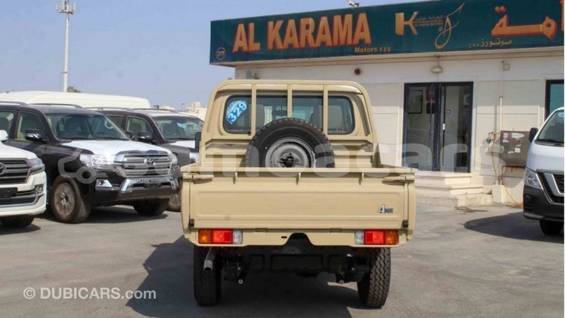 Big with watermark toyota land cruiser a ana import dubai 3886