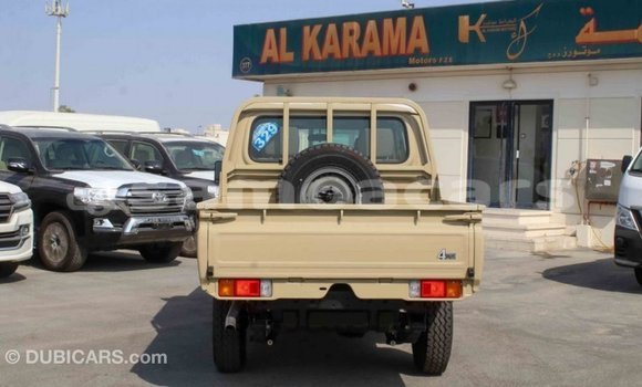 Acheter Import Voiture Toyota Land Cruiser Beige à Import - Dubai, A'ana Acheter Import Voiture Toyota Land Cruiser Beige à Import - Dubai, A'ana