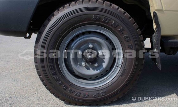 Acheter Import Voiture Toyota Land Cruiser Beige à Import - Dubai, A'ana Acheter Import Voiture Toyota Land Cruiser Beige à Import - Dubai, A'ana