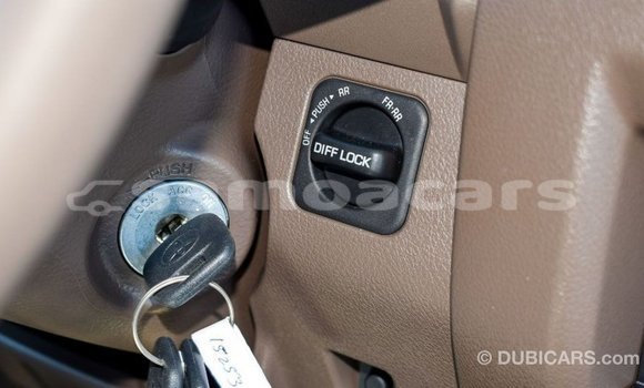 Acheter Import Voiture Toyota Land Cruiser Beige à Import - Dubai, A'ana Acheter Import Voiture Toyota Land Cruiser Beige à Import - Dubai, A'ana