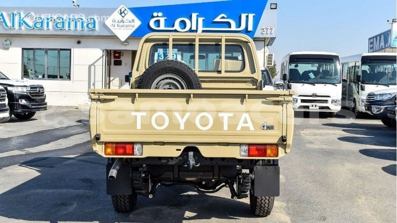Big with watermark toyota land cruiser a ana import dubai 3888
