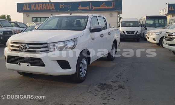 Acheter Import Voiture Toyota Hilux Blanc à Import - Dubai, A'ana Acheter Import Voiture Toyota Hilux Blanc à Import - Dubai, A'ana