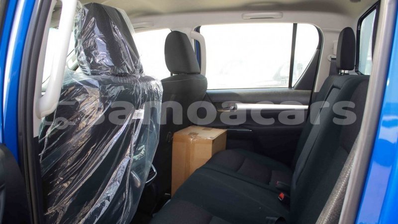 Big with watermark toyota hilux a ana import dubai 3894