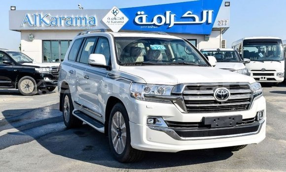 Acheter Import Voiture Toyota Land Cruiser Blanc à Import - Dubai, A'ana Acheter Import Voiture Toyota Land Cruiser Blanc à Import - Dubai, A'ana