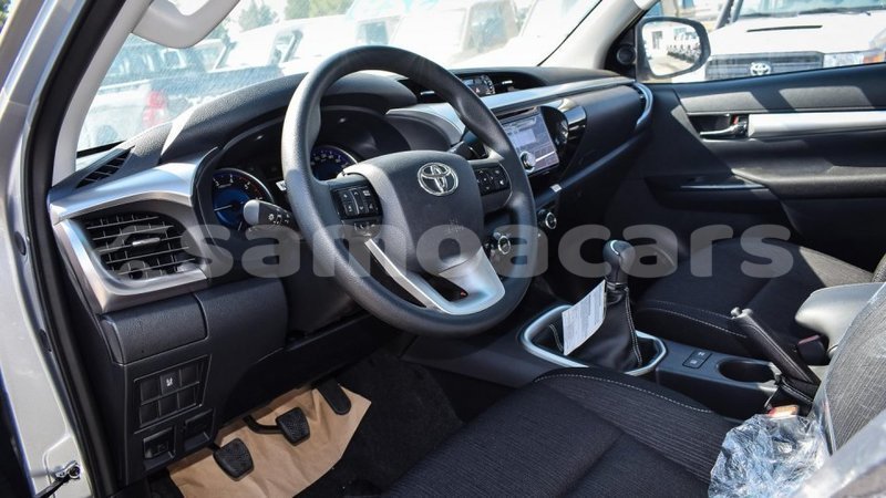 Big with watermark toyota hilux a ana import dubai 3896