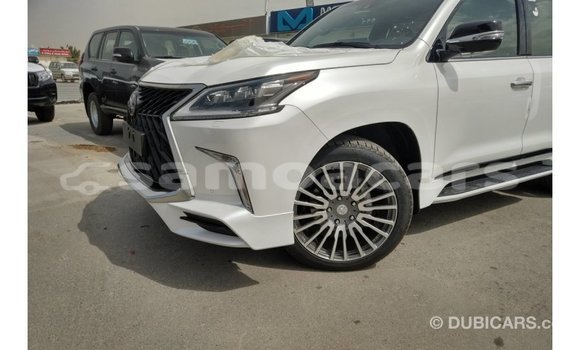 Acheter Import Voiture Lexus LX Blanc à Import - Dubai, A'ana