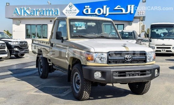 Acheter Import Voiture Toyota Land Cruiser Beige à Import - Dubai, A'ana Acheter Import Voiture Toyota Land Cruiser Beige à Import - Dubai, A'ana