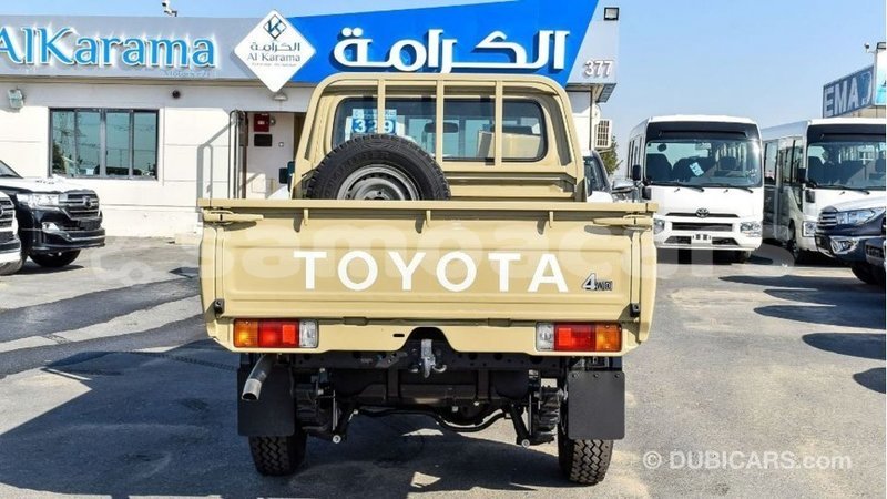 Big with watermark toyota land cruiser a ana import dubai 3898