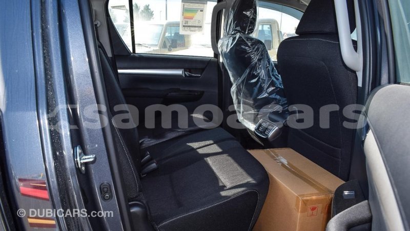Big with watermark toyota hilux a ana import dubai 3899