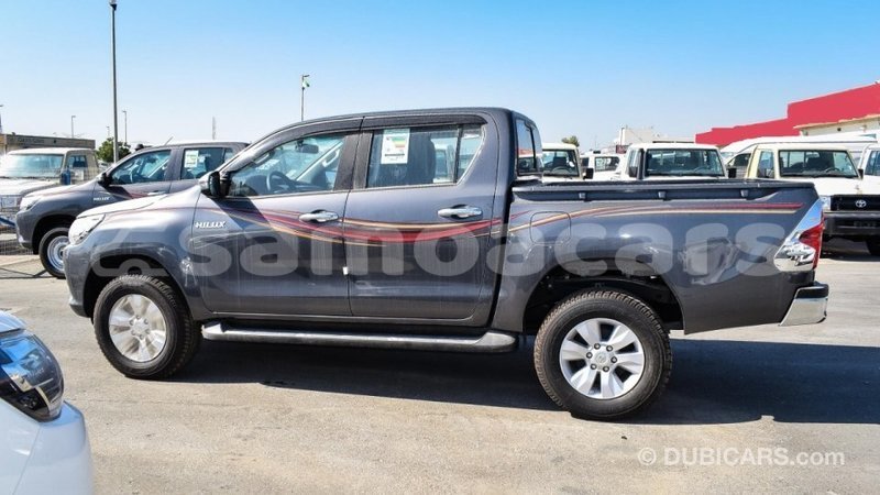 Big with watermark toyota hilux a ana import dubai 3899