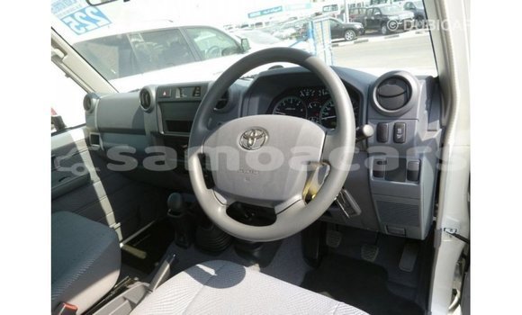 Buy Import Toyota Land Cruiser White Car in Import - Dubai in A'ana Buy Import Toyota Land Cruiser White Car in Import - Dubai in A'ana